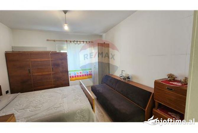 Shtepi me qera 2+1 ne Tirane - 400 Euro