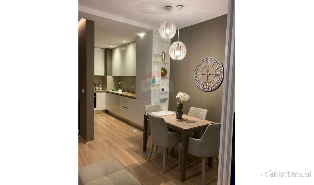 Shtepi me qera Apartament ne Tirane, 2+1, Mobilimi E mobiluar, Pagesa 650  Euro.