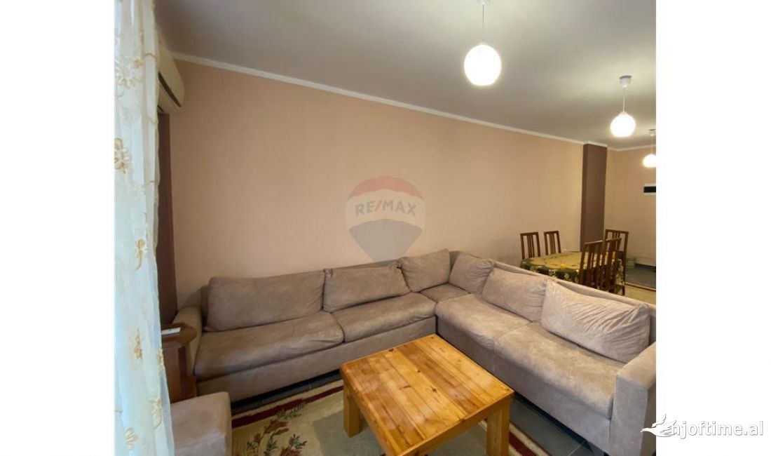 Shtepi me qera Apartament ne Tirane, 1+1, Mobilimi E mobiluar, Pagesa 350  Euro.