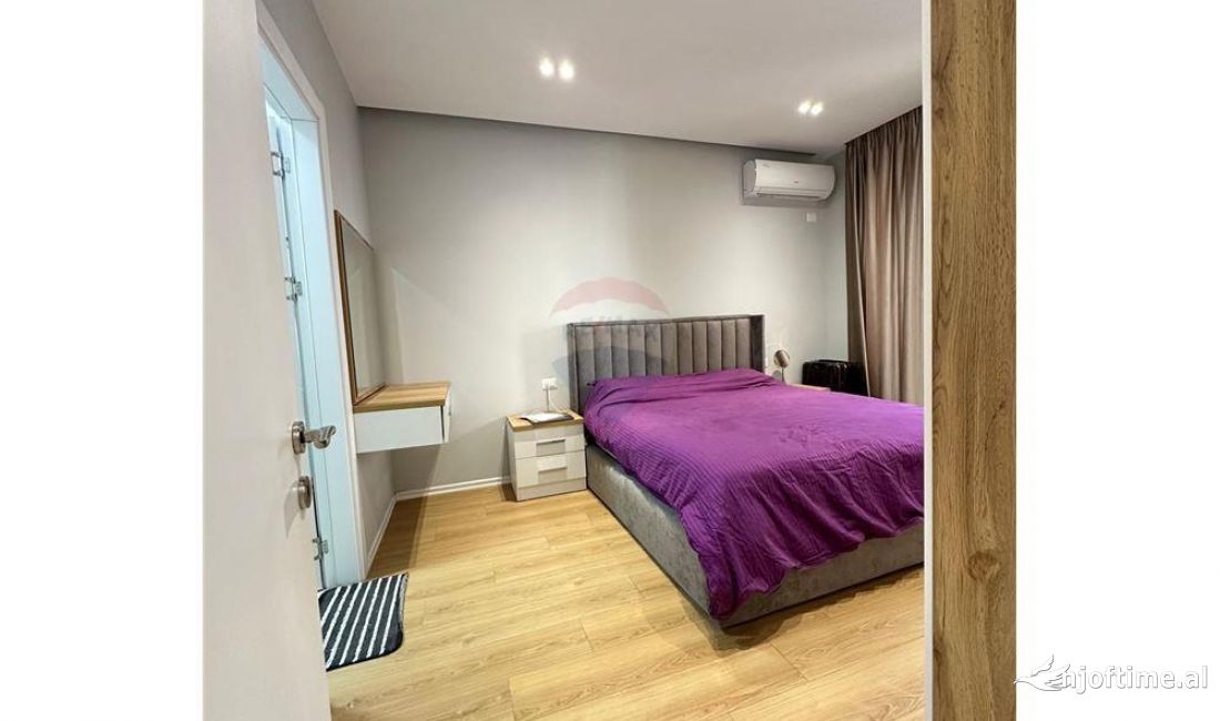 Shtepi ne shitje Apartament ne Tirane, 2+1, Mobilimi E mobiluar, Pagesa 155,000  Euro.