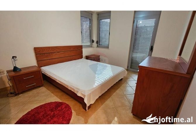 Shtepi me qera 2+1 ne Tirane - 400 Euro