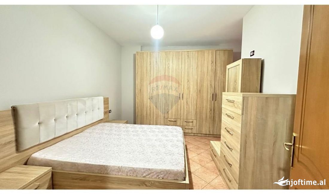 Shtepi me qera Apartament ne Tirane, 2+1, Mobilimi E mobiluar, Pagesa 650  Euro.