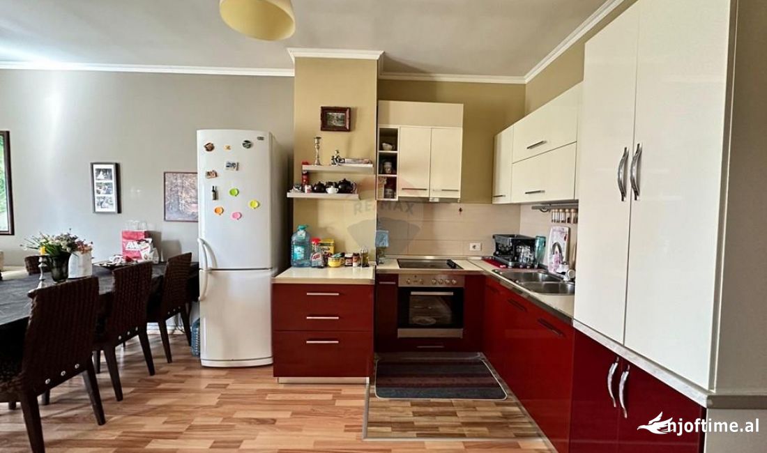 Shtepi ne shitje Apartament ne Tirane, 1+1, Mobilimi E mobiluar, Pagesa 95,000  Euro.