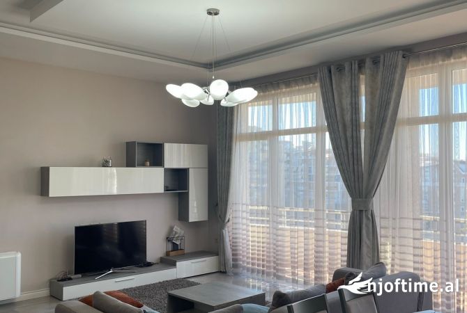 Shtepi me qera 2+1 ne Tirane - 1,200 Euro