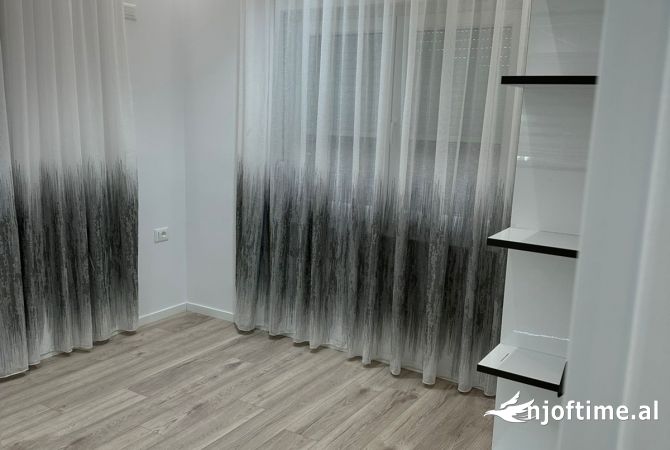 Shtepi me qera 2+1 ne Tirane - 800 Euro
