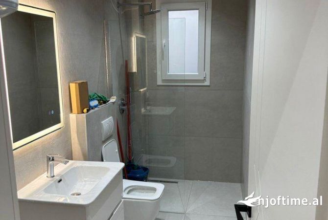 Shtepi me qera 2+1 ne Tirane - 800 Euro