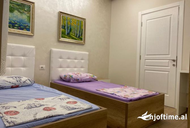 Shtepi me qera Apartament ne Tirane, 2+1, Mobilimi E mobiluar, Pagesa 550  Euro.