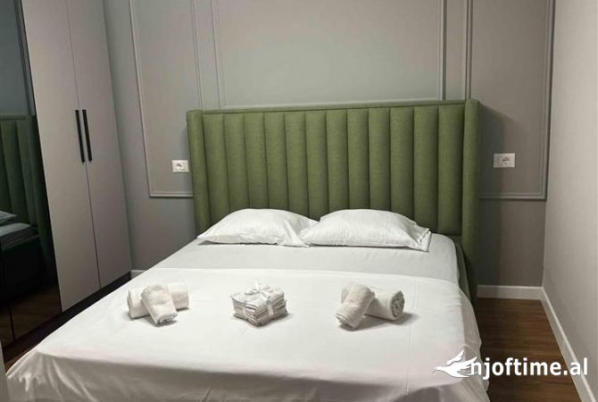 Shtepi me qera Apartament ne Tirane, 2+1, Mobilimi E mobiluar, Pagesa 1,000  Euro.