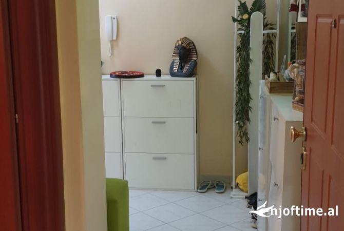 Shtepi me qera Apartament ne Tirane, 2+1, Mobilimi E mobiluar, Pagesa 45,000  Leke.