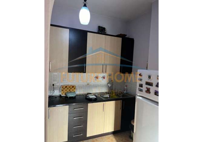 Shtepi ne shitje Vila Luksoze ne Tirane, 2+1, Mobilimi E mobiluar, Pagesa 250,000  Euro.