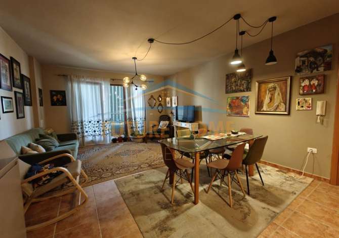 Shtepi me qera 2+1 ne Tirane - 1,000 Euro