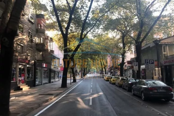 Ambjent biznesi me qera 1+1 ne Tirane - 1,400 Euro