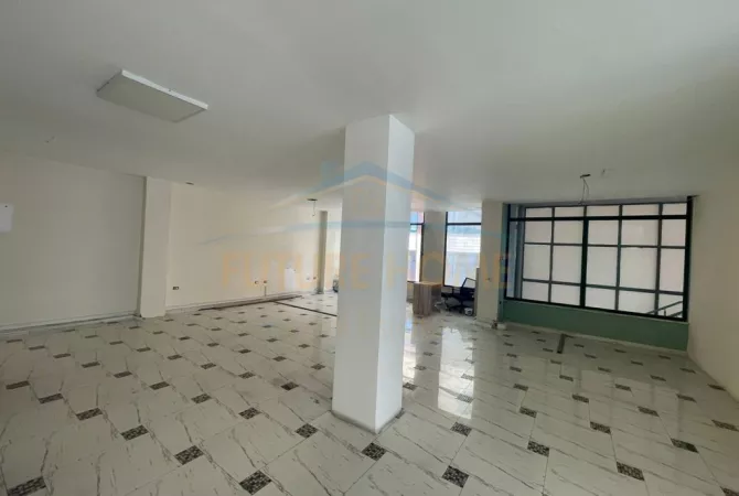 Ambjent biznesi me qera 1+1 ne Tirane - 2,200 Euro