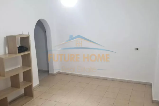 Ambjent biznesi me qera 1+1 ne Tirane - 700 Euro