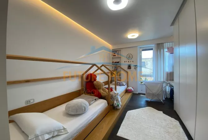 Shtepi me qera 2+1 ne Tirane - 2,000 Euro