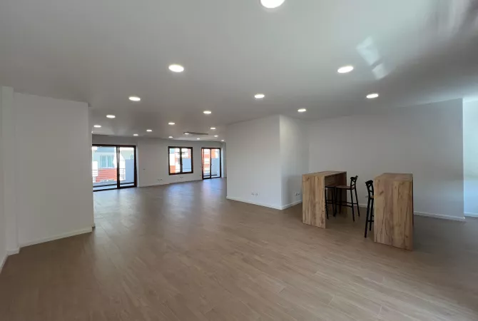 Business Property for Rent 3+1 in Tirana - 2,700 Euro