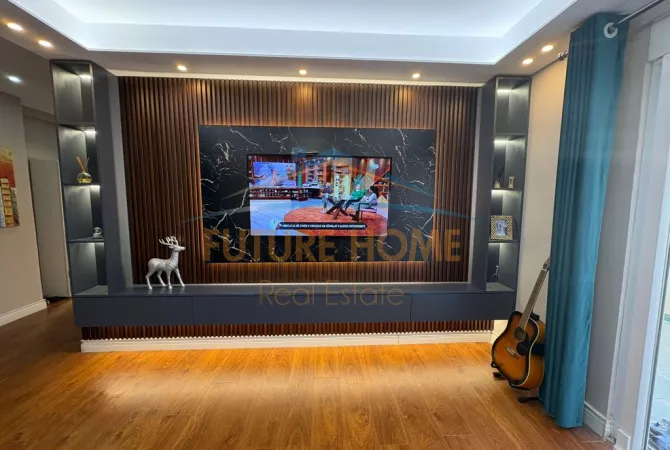 Shtepi ne shitje Apartament ne Tirane, 2+1, Mobilimi E mobiluar, Pagesa 185,000  Euro.