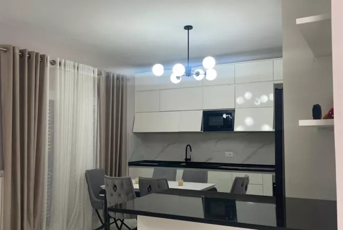 Shtepi me qera 2+1 ne Tirane - 700 Euro