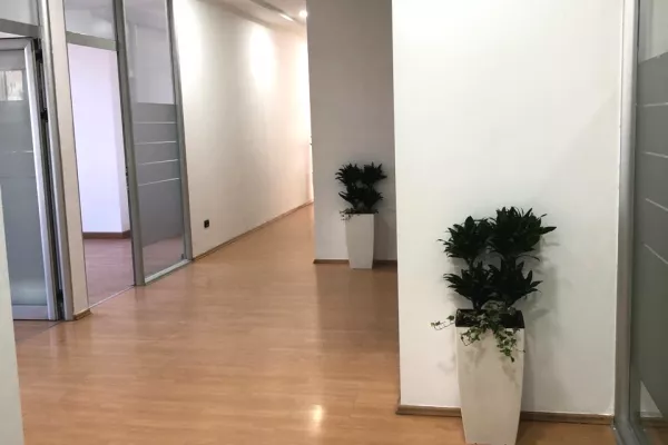 Qira, Ambient per zyra, Bllok