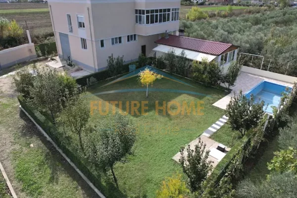 Truall ose Toke ne Tirane - 1,600,000 Euro