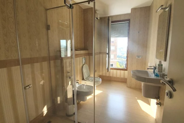 Business Property for Rent 3+1 in Tirana - 3,100 Euro