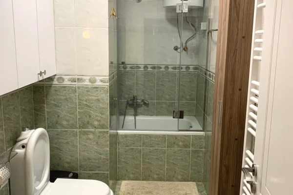 Shtepi me qera 1+1 ne Tirane - 65,000 Leke