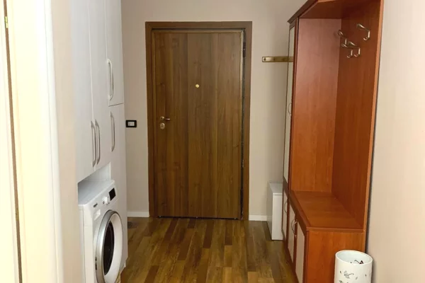 Shtepi me qera 1+1 ne Tirane - 65,000 Leke