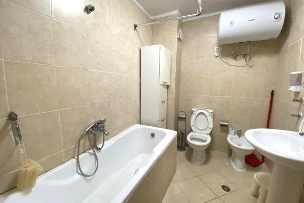 Shtepi me qera 2+1 ne Tirane - 950 Euro