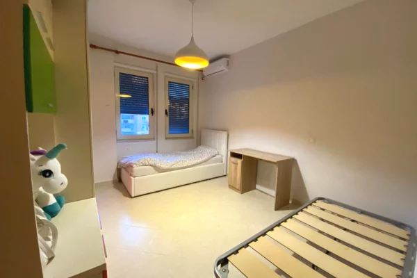 Shtepi me qera 2+1 ne Tirane - 950 Euro