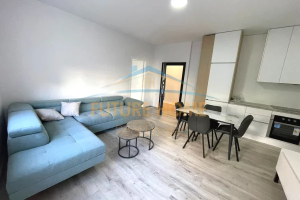Shtepi me qera 2+1 ne Tirane - 1,300 Euro
