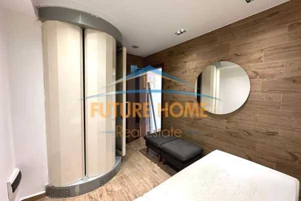 Qira, Ambient, Petronini