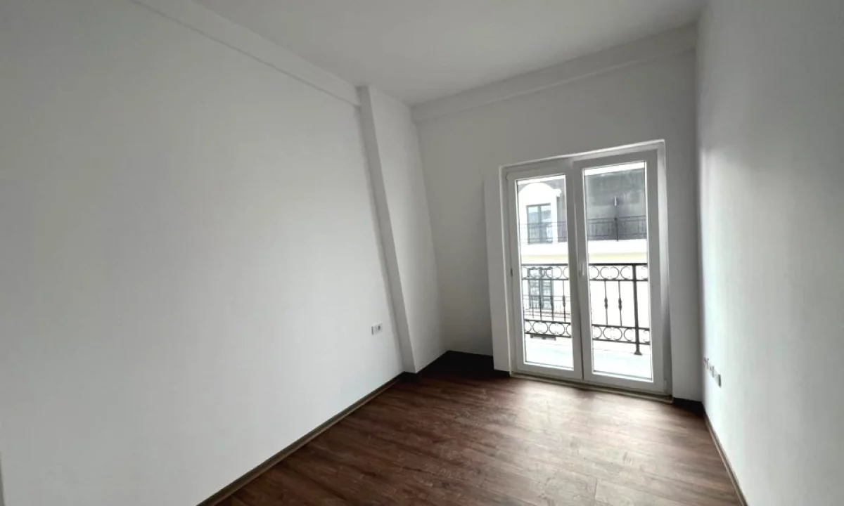 Shtepi ne shitje Apartament ne Tirane, 2+1, Mobilimi Bosh, pa mobiluar, Pagesa 159,000  Euro.