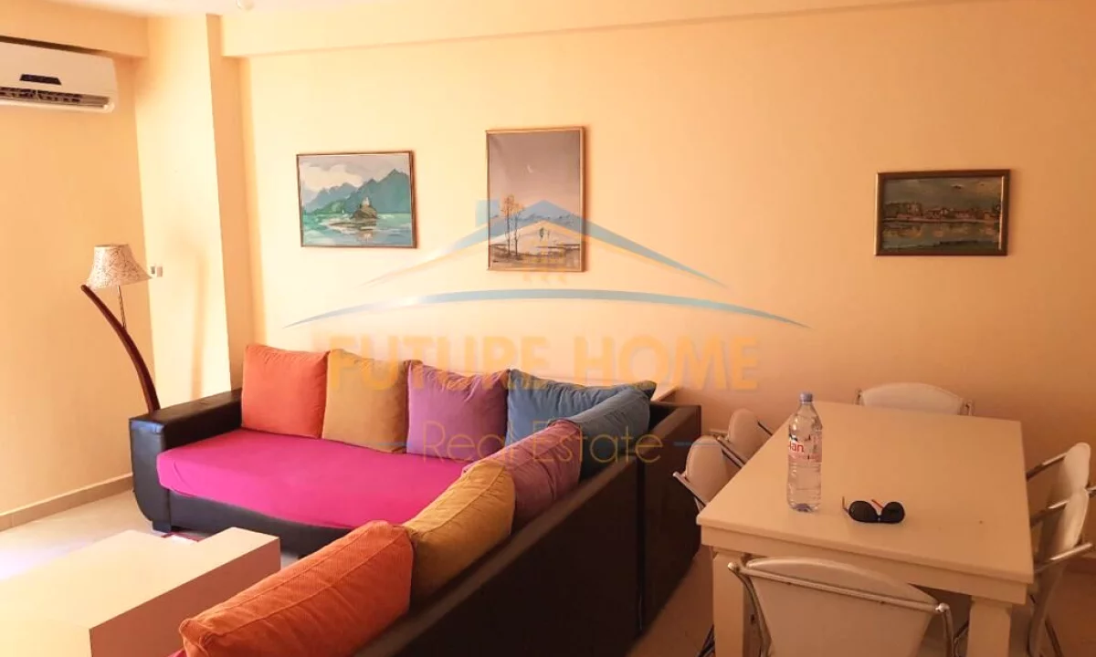 Shtepi me qera Apartament ne Tirane, 2+1, Mobilimi E mobiluar, Pagesa 680  Euro.