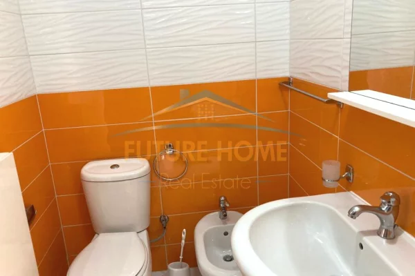 Shtepi me qera 2+1 ne Tirane - 680 Euro