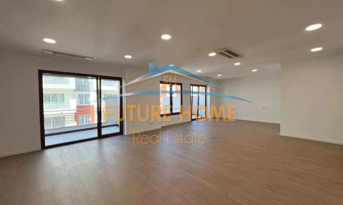 Qira, Ambient per zyra, Hilton Garden Inn Tirana