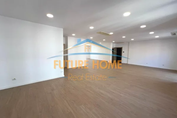 Ambient biznesi me qera 3+1 ne Tirane - 2,600 Euro