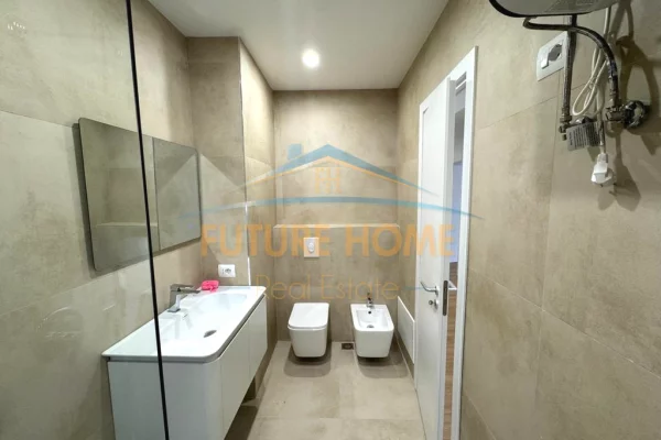 Ambient biznesi me qera 3+1 ne Tirane - 1,400 Euro
