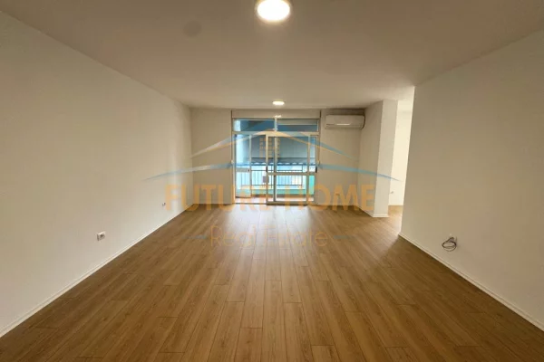 Ambient biznesi me qera 3+1 ne Tirane - 1,400 Euro