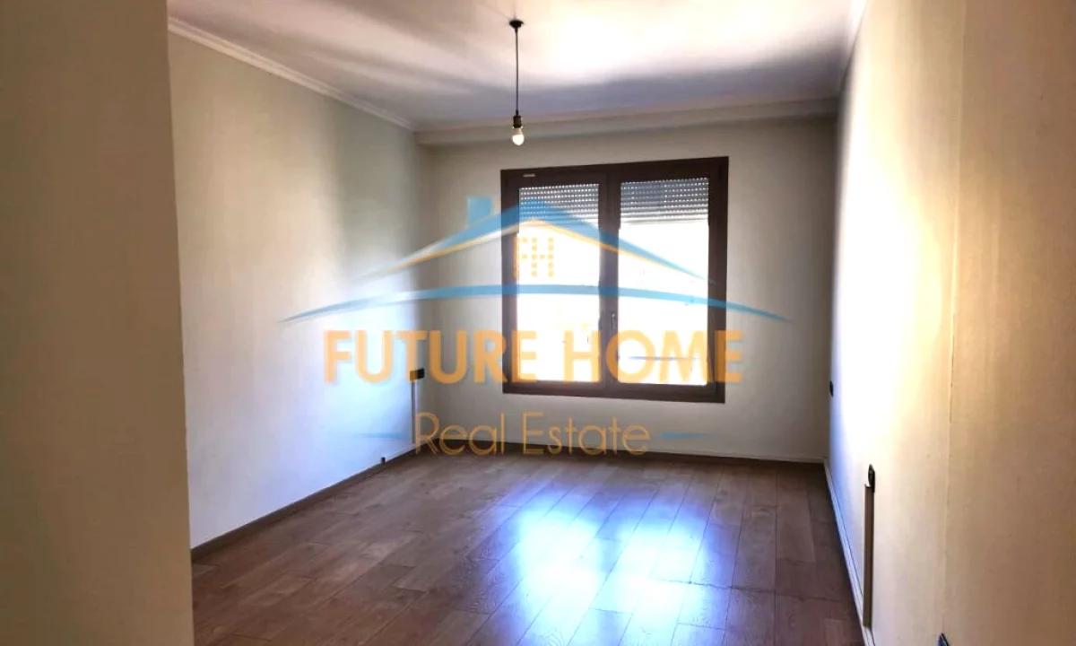 Qira, Ambient per zyra, Hiton Garden Inn