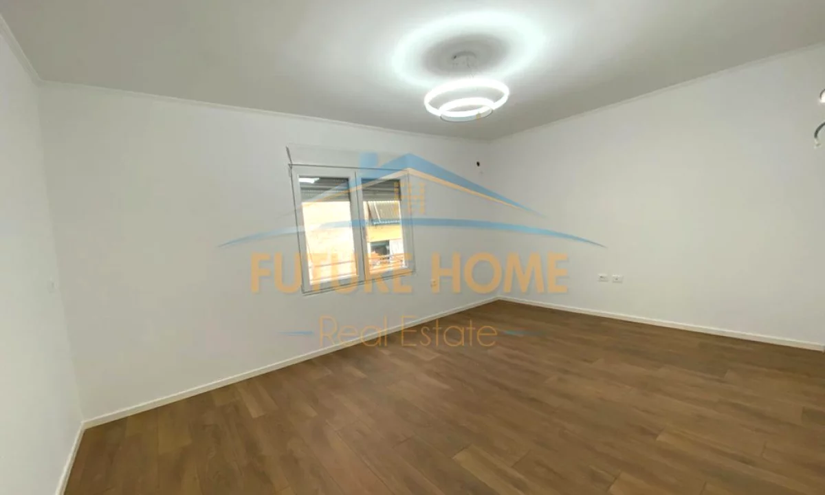 Shtepi ne shitje Apartament ne Tirane, 2+1, Mobilimi Bosh, pa mobiluar, Pagesa 118,000  Euro.