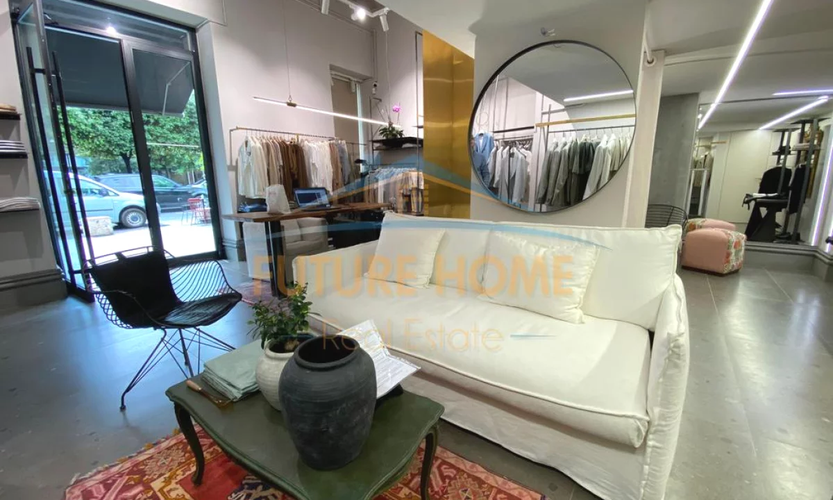 Shitet, Biznes-Butik, Bulevardi Zogu I