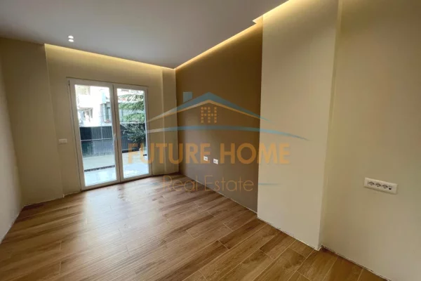 Shtepi ne shitje Apartament ne Tirane, 2+1, Mobilimi Bosh, pa mobiluar, Pagesa 360,000  Euro.
