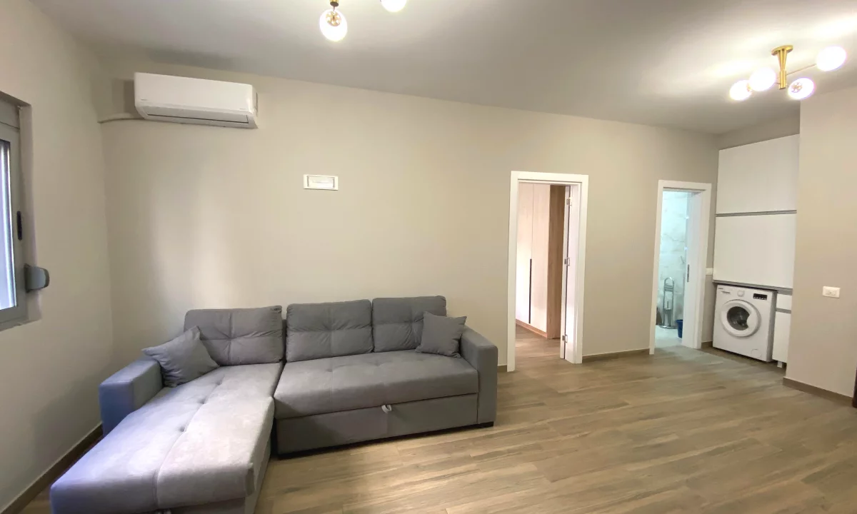 Appartamento in affitto a Tirana 1+1, Arredato