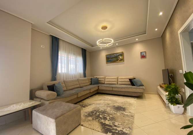 Shtepi me qera 7+1 ne Tirane - 4,500 Euro