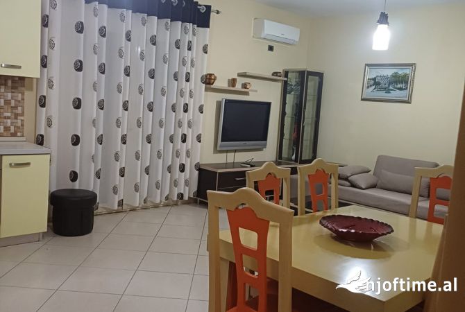 Shtepi me qera 2+1 ne Tirane - 450 Euro