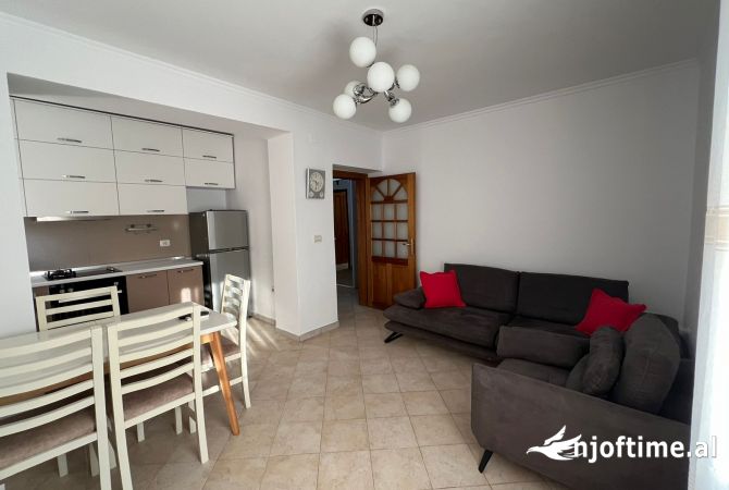 Shtepi me qera 2+1 ne Tirane - 390 Euro