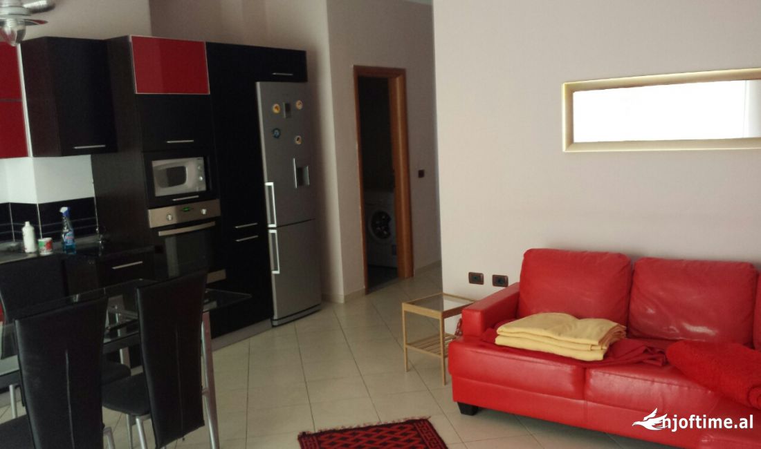 Shtepi me qera Apartament ne Tirane, 2+1, Mobilimi E mobiluar, Pagesa 550  Euro.