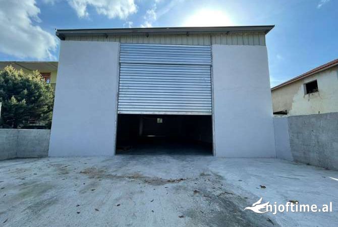 Ambient biznesi me qera 4+1 ne Durres - 1,000 Euro