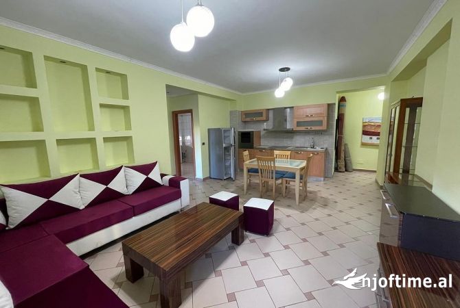 Shtepi me qera 2+1 ne Tirane - 650 Euro