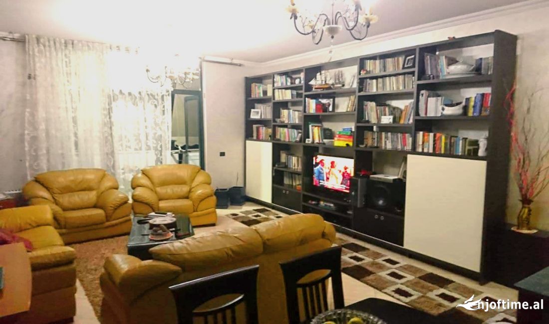 Shtepi ne shitje Apartament ne Tirane, 2+1, Mobilimi E mobiluar, Pagesa 150,000  Euro.